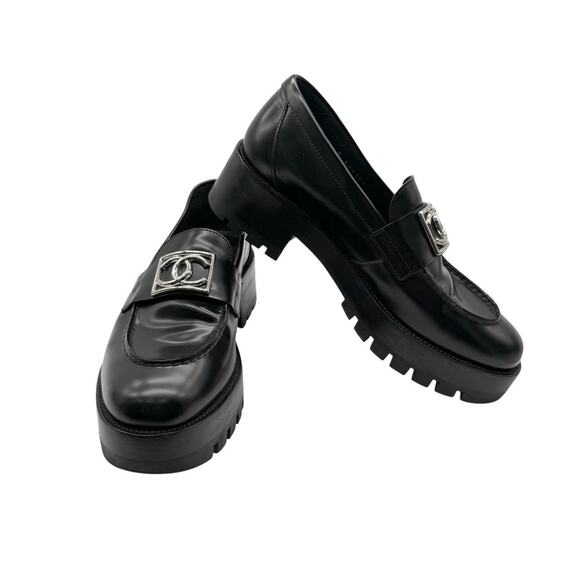CHANEL Calfskin Metal CC Loafers Black Women’s Size 38.5 - Picture 1 of 11